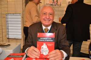   Pierre DESCAVES  
---- 
Son livre
Interdit aux chiens d'Aboyer !
